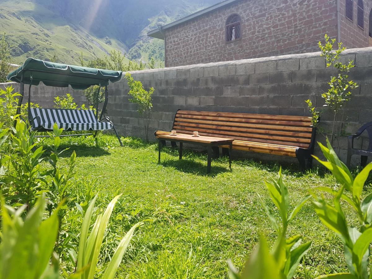 Cozy House Kazbegi Hotel Exterior photo