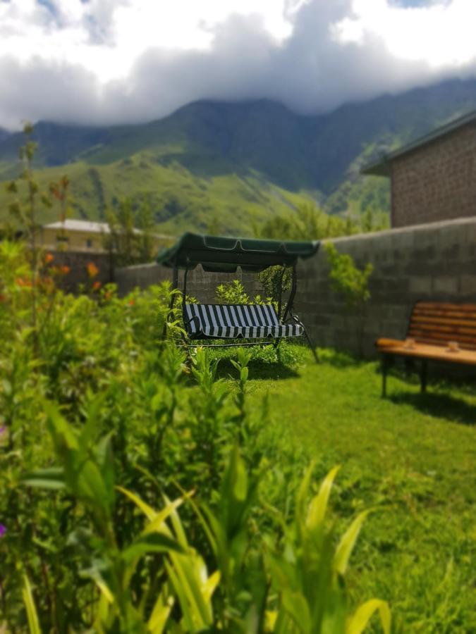 Cozy House Kazbegi Hotel Exterior photo